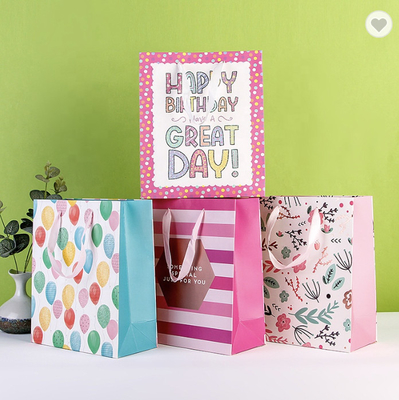 Bon prix Sac à emporter à la corde à dessin Merci Sac en papier Emballage Sacs cadeaux de Noël recyclables en ligne