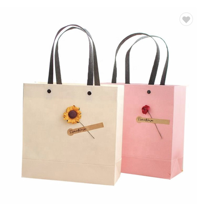 Bon prix Sacs en papier à la mode et réutilisables en relief en ligne