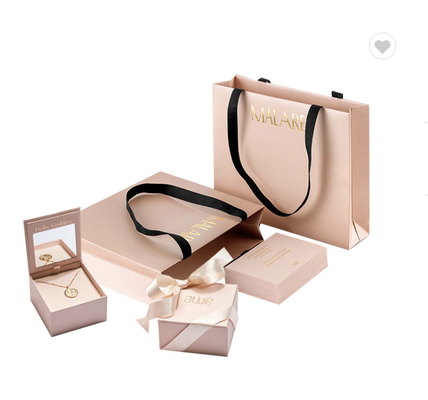 Bon prix Petit sac en papier cadeau rose rose CMYK de fantaisie Porteur d'emballage avec poignée de ruban 230gm en ligne